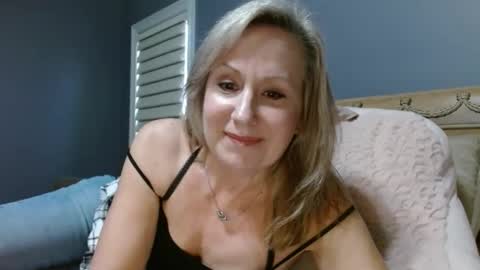 Snapshot of sexyfloridamilf chatting on 12.26.24 LisaisLuscious online show from 12.26.24