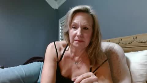 Snapshot of sexyfloridamilf chatting on 01.19.25 LisaisLuscious online show from 01.19.25