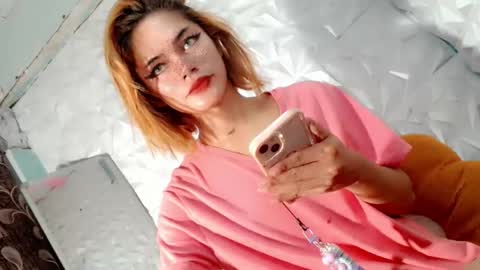Snapshot of sexyhotbabe18 chatting on 10.19.25 sexyhotbabe18 online show from 10.19.25