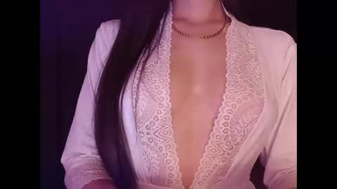 Snapshot of sexyideusa chatting on 09.17.25 Sexy online show from 09.17.25