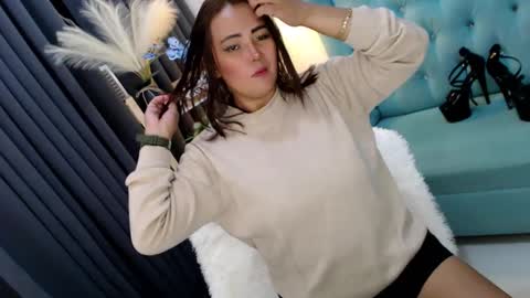 Snapshot of sexyjeanniecuntcums chatting on 12.11.24 JENNY online show from 12.11.24