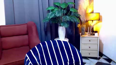 Snapshot of sexyjeanniecuntcums chatting on 05.01.26 JENNY online show from 05.01.26
