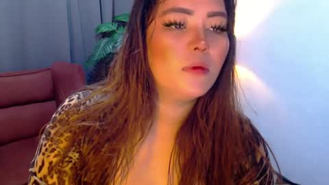 Snapshot of sexyjeanniecuntcums chatting on 06.18.26 JENNY online show from 06.18.26