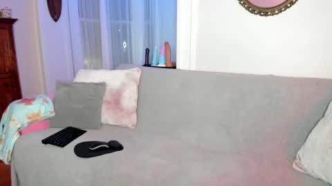 Snapshot of sexykittycouple chatting on 09.29.25 Peaches Justin online show from 09.29.25