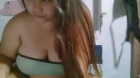 Snapshot of sexykittymom chatting on 03.05.25 sexykittymom online show from 03.05.25