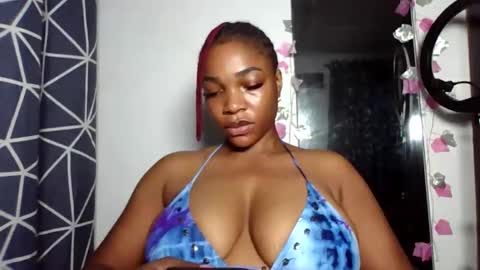 Snapshot of sexykuchie889 chatting on 05.22.26 malia online show from 05.22.26