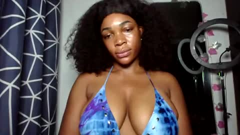 Snapshot of sexykuchie889 chatting on 06.20.26 malia online show from 06.20.26