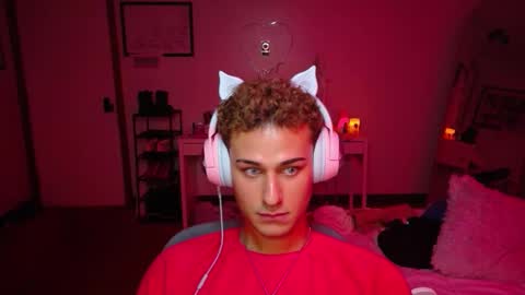 Snapshot of sexylatinboy777 chatting on 11.19.25 JC online show from 11.19.25