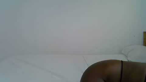 Snapshot of sexyleilah chatting on 10.30.25 sexyleilah online show from 10.30.25