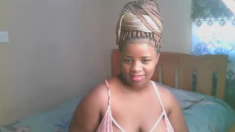 Snapshot of sexylucy33 chatting on 02.19.26 sexylucy33 online show from 02.19.26