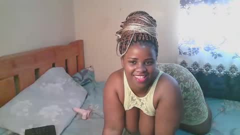 Snapshot of sexylucy33 chatting on 02.20.26 sexylucy33 online show from 02.20.26