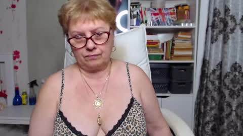 Snapshot of sexylynette4u chatting on 12.05.24 sexylynette4u online show from 12.05.24