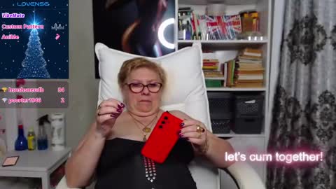 Snapshot of sexylynette4u chatting on 12.12.24 sexylynette4u online show from 12.12.24