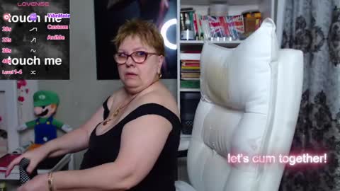 Snapshot of sexylynette4u chatting on 01.22.25 sexylynette4u online show from 01.22.25