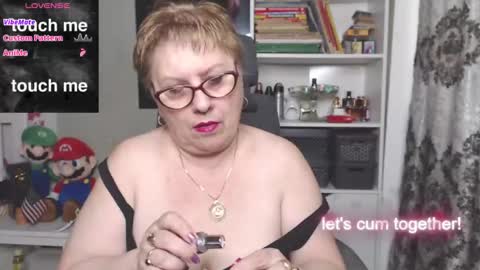 Snapshot of sexylynette4u chatting on 11.24.25 sexylynette4u online show from 11.24.25