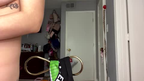 sexymamita22 online show from 04.14.26