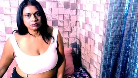 Snapshot of sexymaturemilf01 chatting on 07.25.26 sexymaturemilf01 online show from 07.25.26