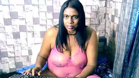 Snapshot of sexymaturemilf01 chatting on 07.31.26 sexymaturemilf01 online show from 07.31.26