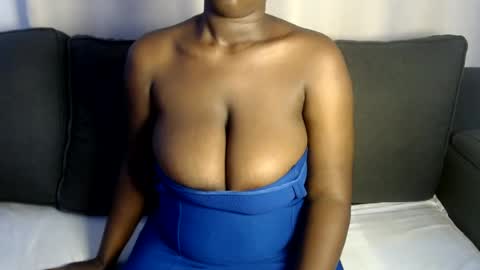 Snapshot of sexymelaninn chatting on 07.24.26 Sexy Melanin online show from 07.24.26