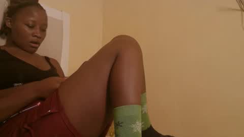 Snapshot of sexymia56 chatting on 10.01.25 Miss mia online show from 10.01.25