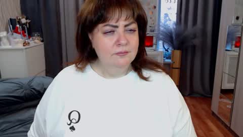 Snapshot of sexymilfsquirter chatting on 07.14.26 Victoria online show from 07.14.26