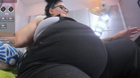 Snapshot of sexymoonlatina chatting on 05.29.26 Natasha online show from 05.29.26