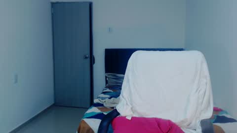 Snapshot of sexynatalia25 chatting on 12.20.24 Natalia Duran online show from 12.20.24
