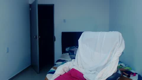 Snapshot of sexynatalia25 chatting on 12.28.24 Natalia Duran online show from 12.28.24