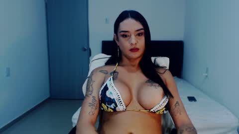 Snapshot of sexynatalia25 chatting on 01.13.25 Natalia Duran online show from 01.13.25