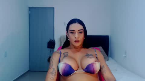 Snapshot of sexynatalia25 chatting on 03.09.25 Natalia Duran online show from 03.09.25