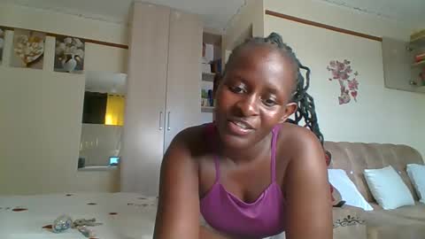 Snapshot of sexyreddebony chatting on 12.20.24 sexyreddebony online show from 12.20.24