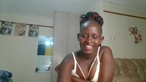 Snapshot of sexyreddebony chatting on 01.01.25 sexyreddebony online show from 01.01.25