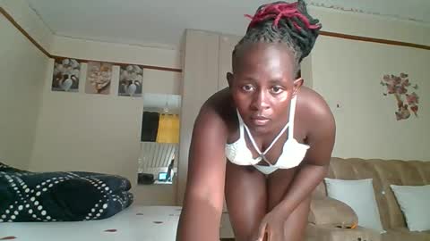 Snapshot of sexyreddebony chatting on 01.18.25 sexyreddebony online show from 01.18.25