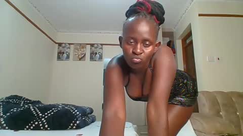 Snapshot of sexyreddebony chatting on 01.18.25 sexyreddebony online show from 01.18.25