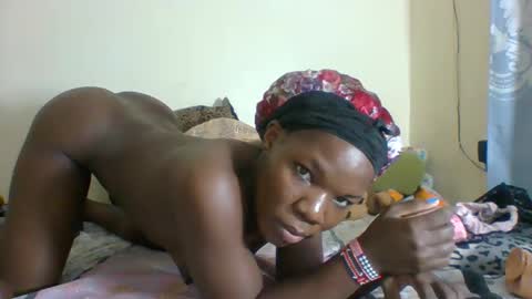 Snapshot of sexysally2 chatting on 12.22.24 SARAH online show from 12.22.24