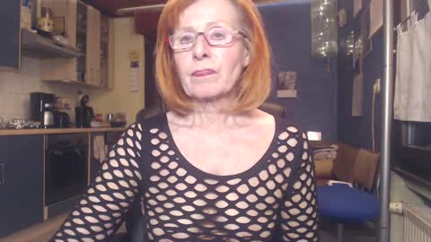 Snapshot of sexysilvie3112 chatting on 01.12.25 Silvie online show from 01.12.25