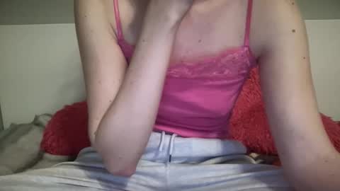 Snapshot of sexyskylar2016 chatting on 04.18.26 Sexy Skylar online show from 04.18.26