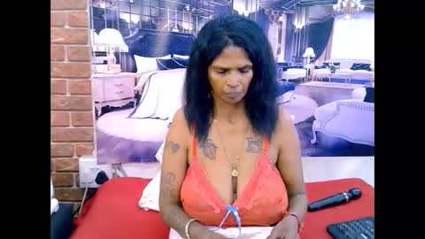 Snapshot of sexyva4u2luv chatting on 05.04.26 sexyva4u2luv online show from 05.04.26