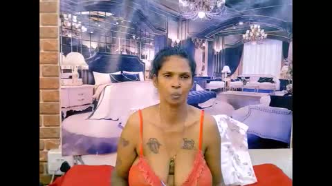 Snapshot of sexyva4u2luv chatting on 05.10.26 sexyva4u2luv online show from 05.10.26