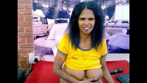 Snapshot of sexyva4u2luv chatting on 05.18.26 sexyva4u2luv online show from 05.18.26