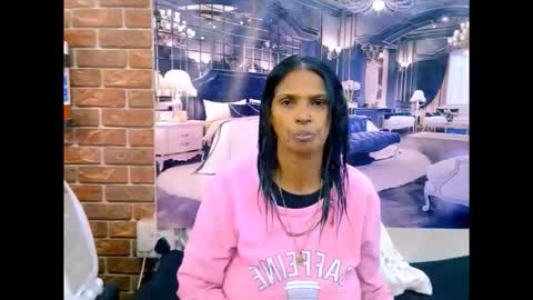 Snapshot of sexyva4u2luv chatting on 05.25.26 sexyva4u2luv online show from 05.25.26