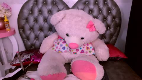 Snapshot of sexyy_kitty18 chatting on 02.01.25 KATY online show from 02.01.25