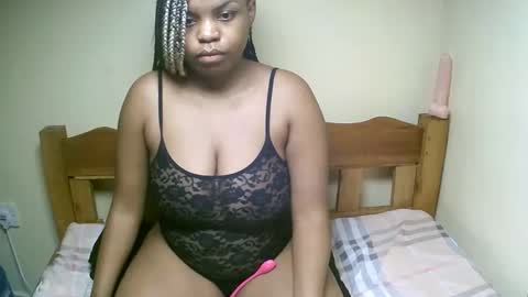 Snapshot of sexyyred_ chatting on 02.01.26 sexyyred_ online show from 02.01.26