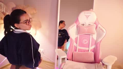 Lily  online show from 11.30.25