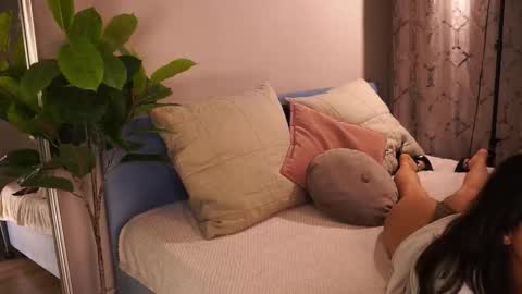 Lily  online show from 12.20.25