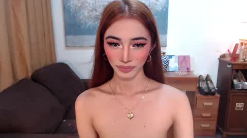 Snapshot of shaina_cummer chatting on 12.19.25 shaina online show from 12.19.25