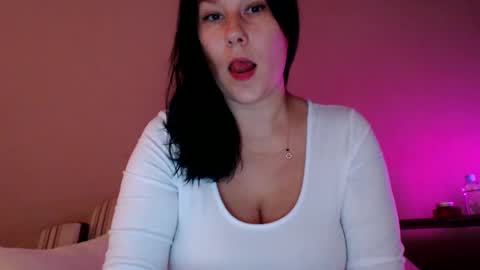 Mila online show from 10.05.25