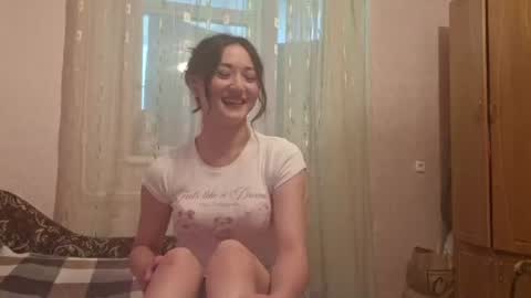 Snapshot of shalandaneubauer chatting on 06.26.26 Lily online show from 06.26.26