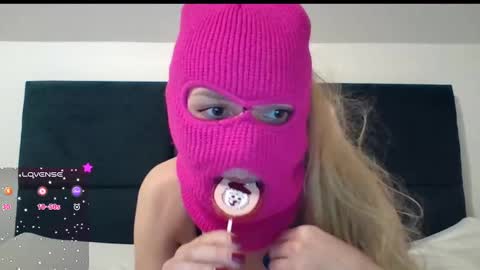 Snapshot of shamelesscouple2 chatting on 12.04.24 shamelesscouple2 online show from 12.04.24