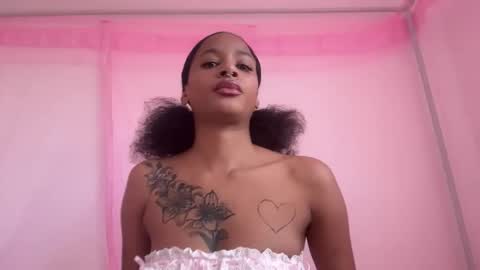 Snapshot of shandiloveslemonss chatting on 11.12.25 Shanblanko online show from 11.12.25